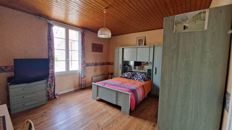 BELLE MAISON A ETAGE